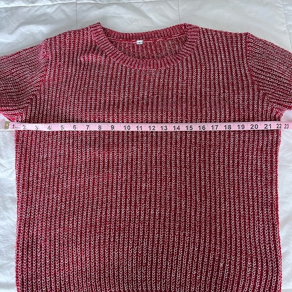 Women's red heart sweater, size small - Picture 7 of 8